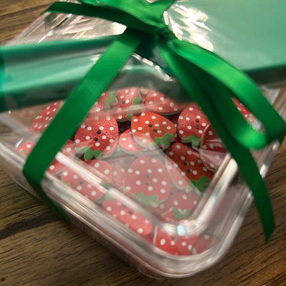 Loteria strawberry magnets - Picture 4 of 5